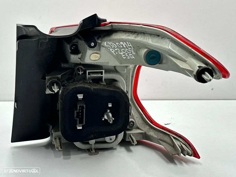 Farolim Direito / Esquerdo - Peugeot 2008 I (2014) - 11