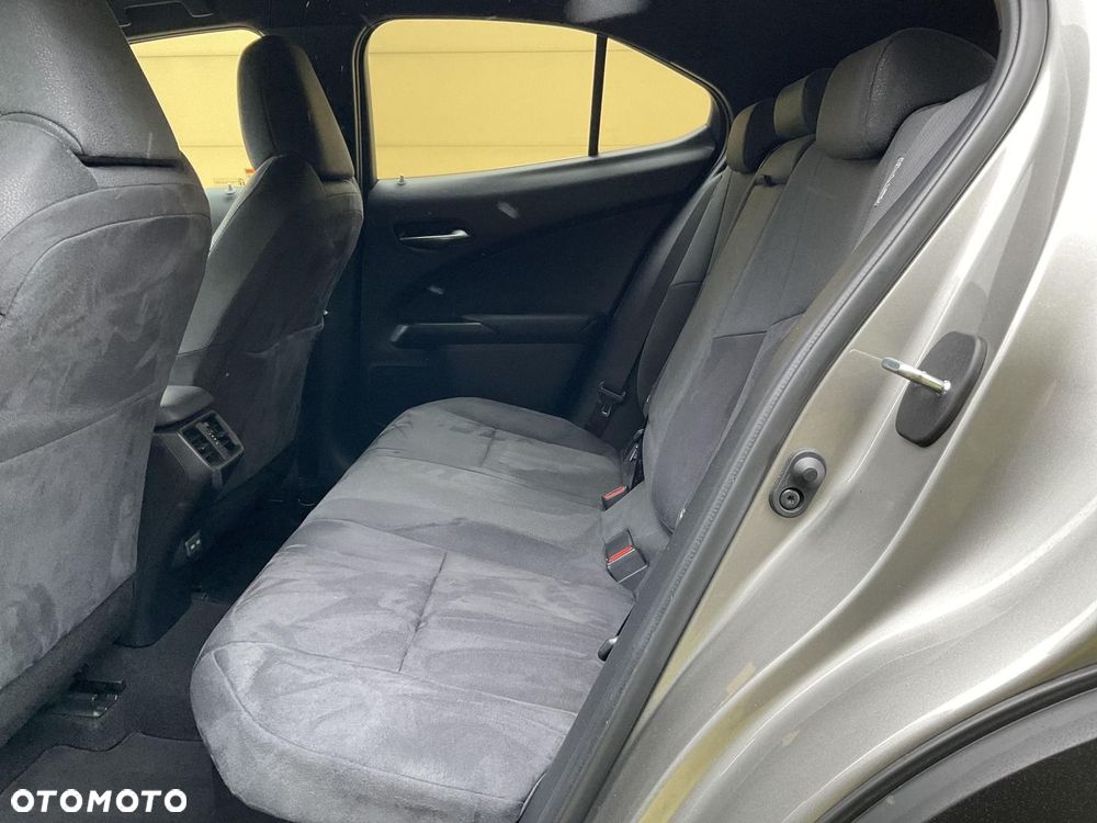 Lexus UX 250h GPF Business 2WD - 16