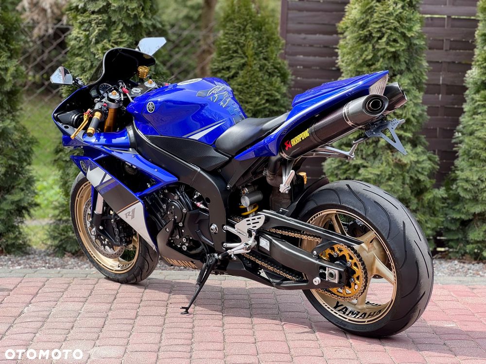 Yamaha YZF - 8
