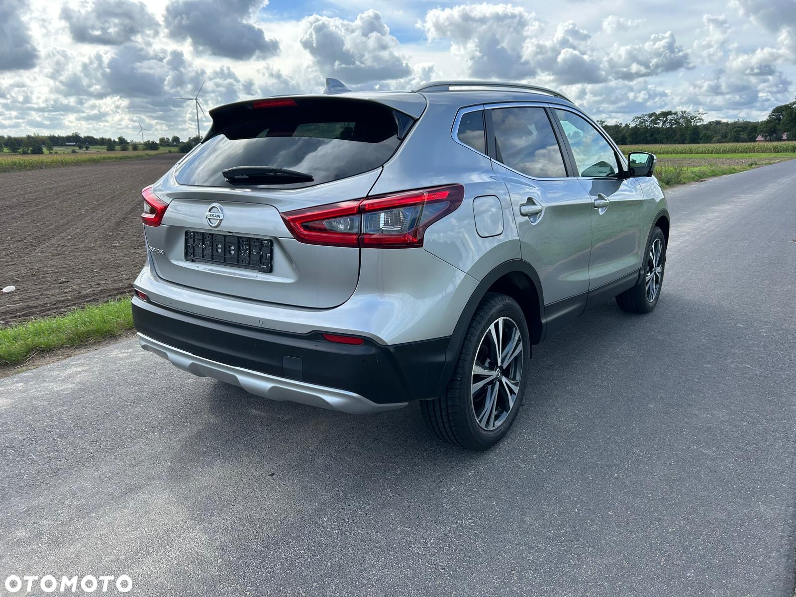 Nissan Qashqai 1.3 DIG-T TEKNA - 17