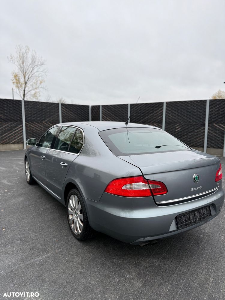 Skoda Superb 2.0 TDI Elegance - 4