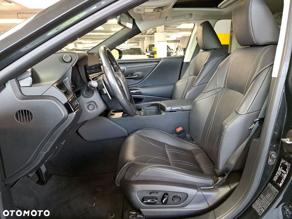 Lexus ES 300h Prestige - 12