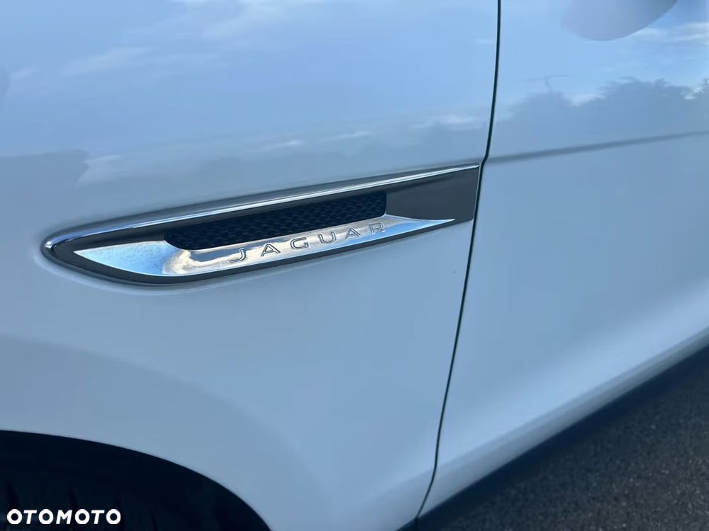 Jaguar F-Pace 25t AWD Prestige - 9