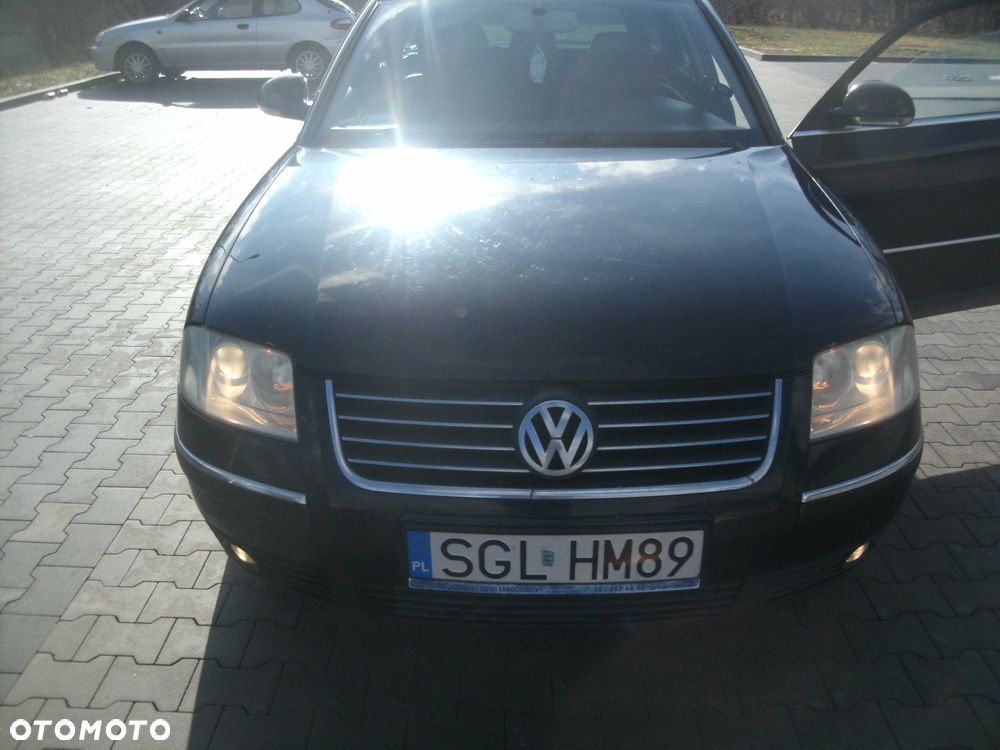 Volkswagen Passat - 1