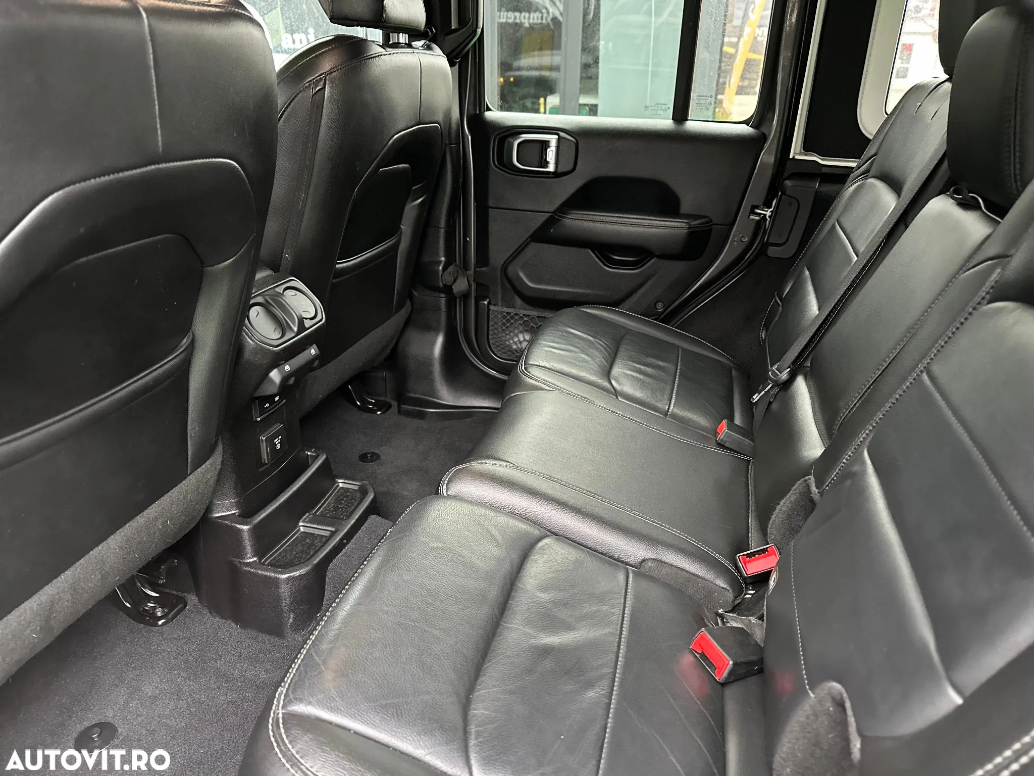 Jeep Wrangler - 7