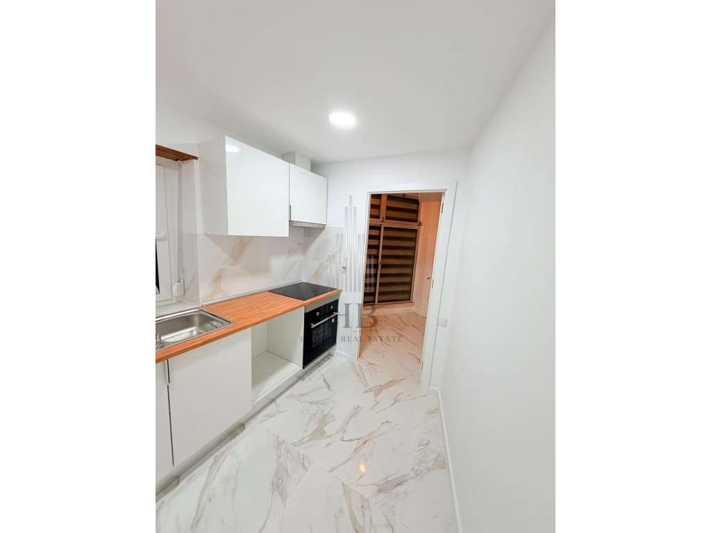 Apartamento T2 totalmente remodelado | São Carlos | Mem Martins - Grande imagem: 3/9