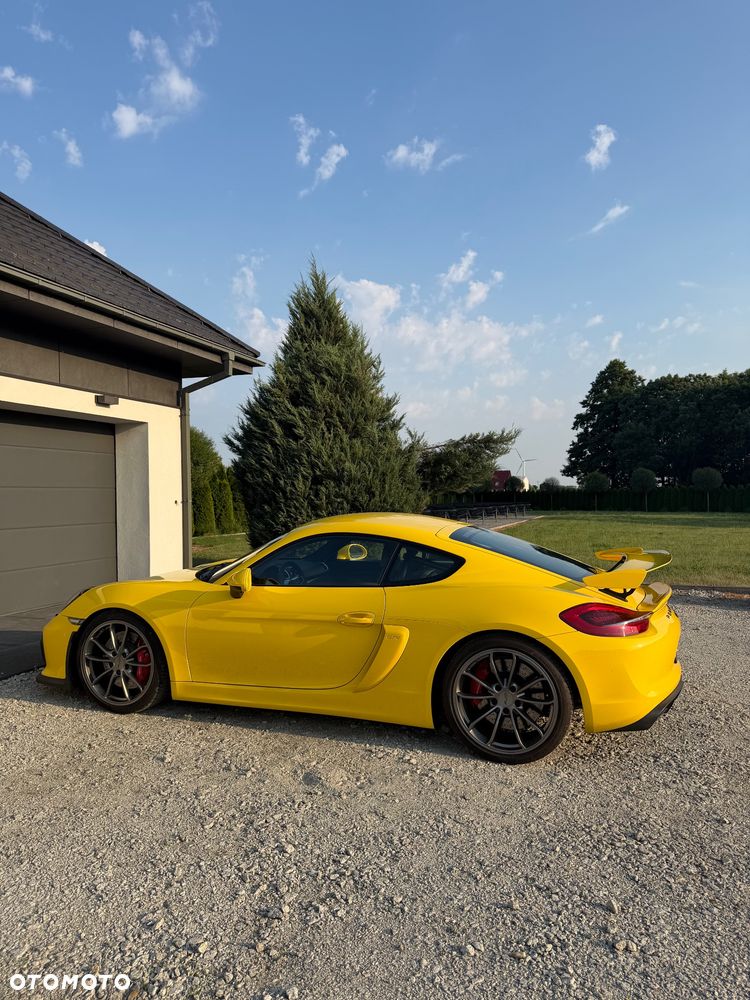 Porsche Cayman GT4 - 11