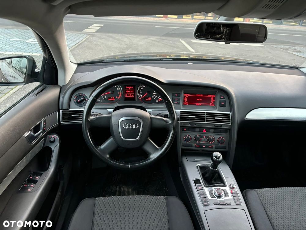 Audi A6 Limousine 2.4 - 12
