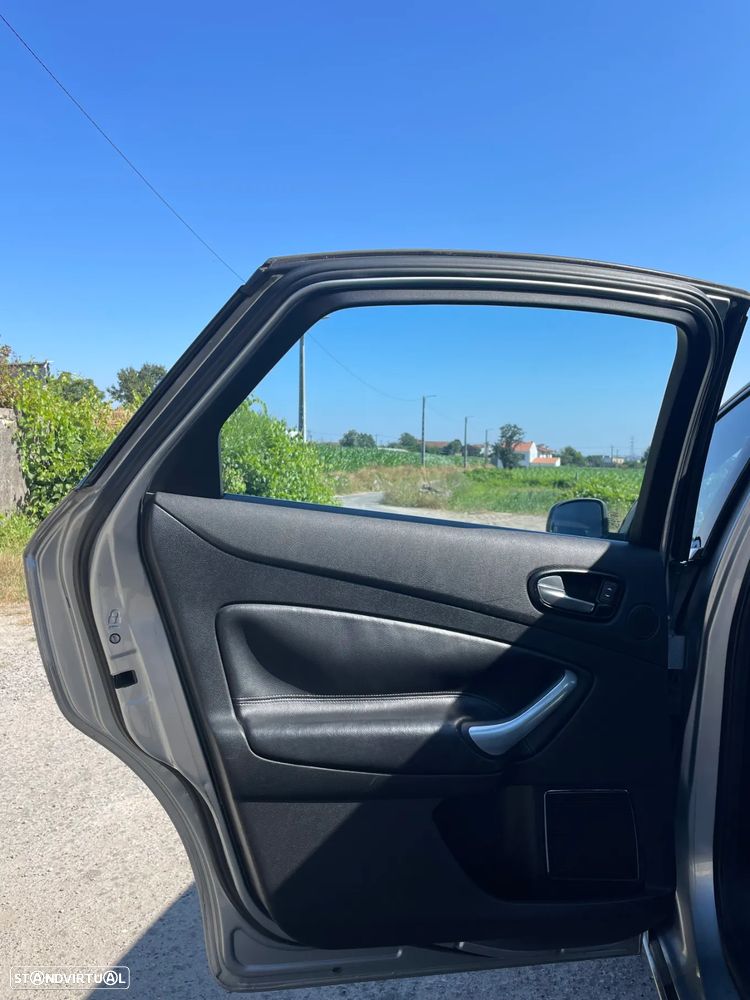 Ford Mondeo 1.8 TDCi Titanium - 11