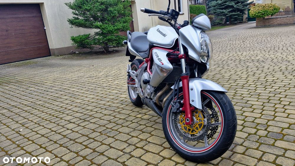 Kawasaki ER - 2