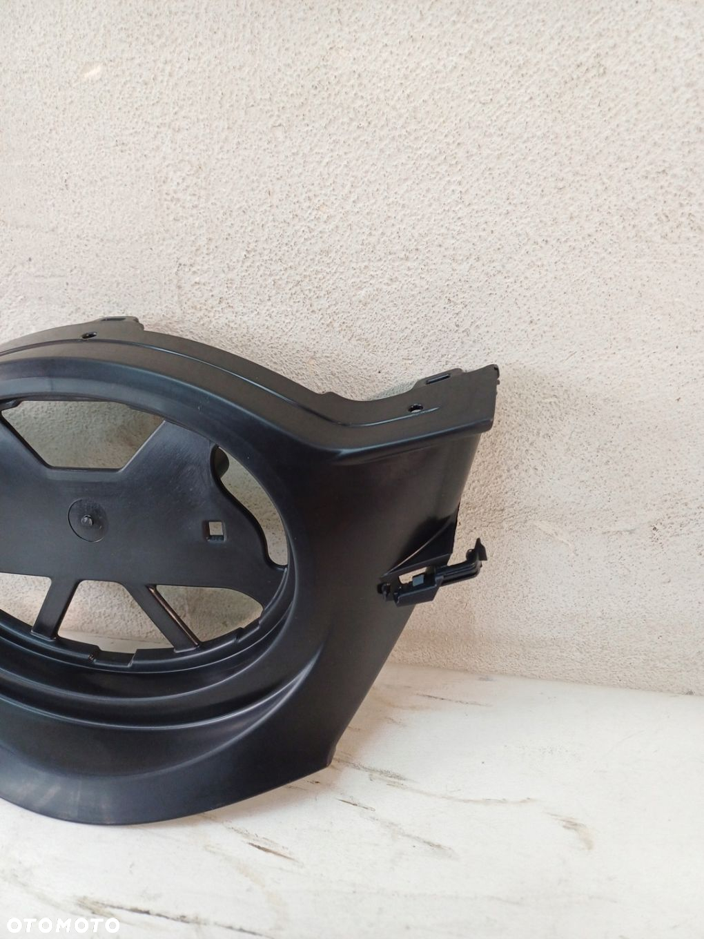 GRILL ATRAPA ZNACZEK ZDERZAKA PRZÓD TOYOTA AURIS II 2 12- - 6