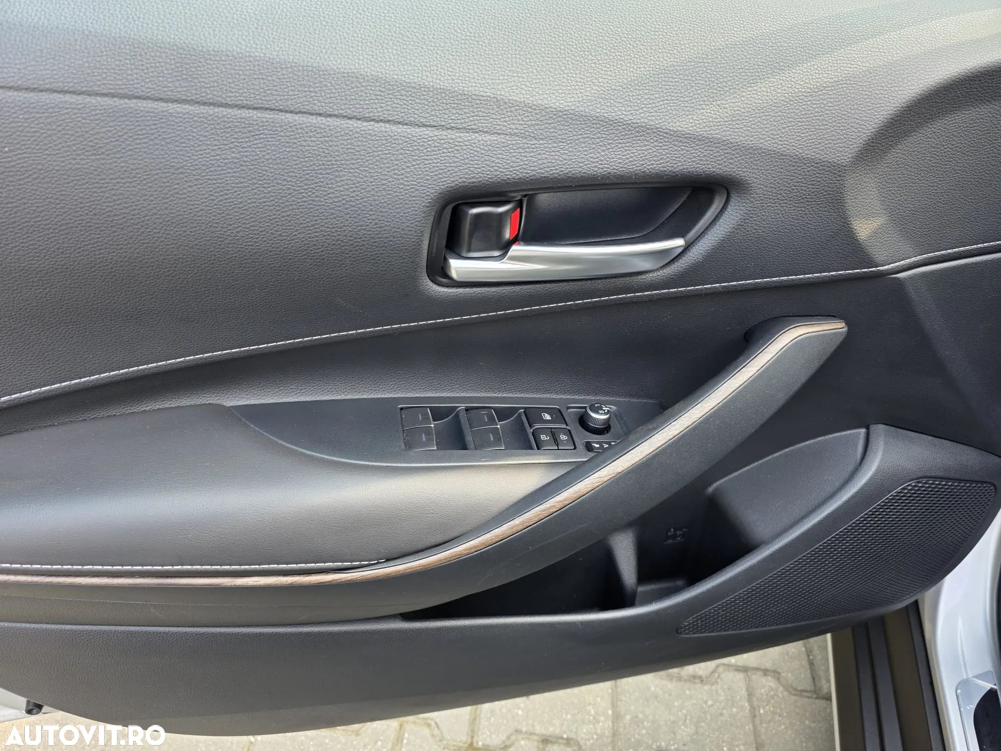 Toyota Corolla 2.0 Hybrid Touring Sports Business Edition - 8