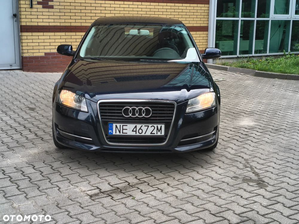 Audi A3 Sportback 1.6 TDI DPF Ambiente - 2
