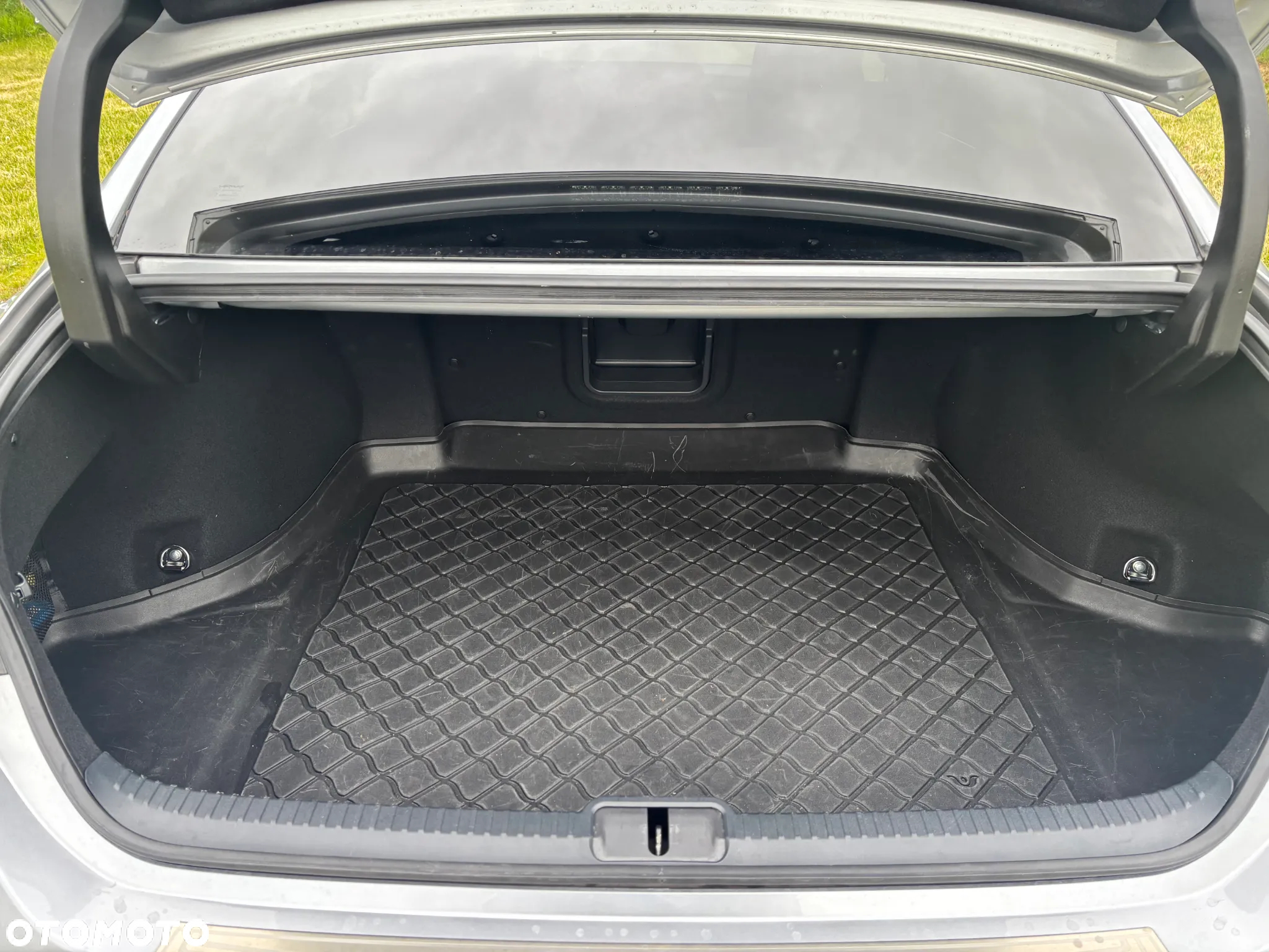 Lexus ES 300h Business Edition - 9