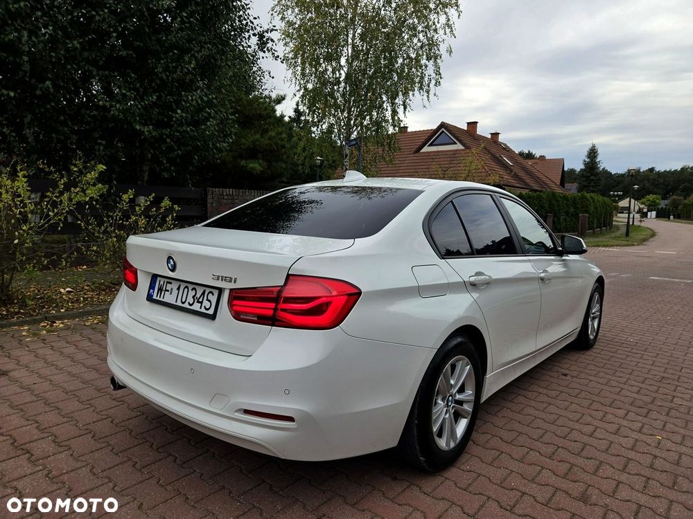 BMW Seria 3 318i - 3