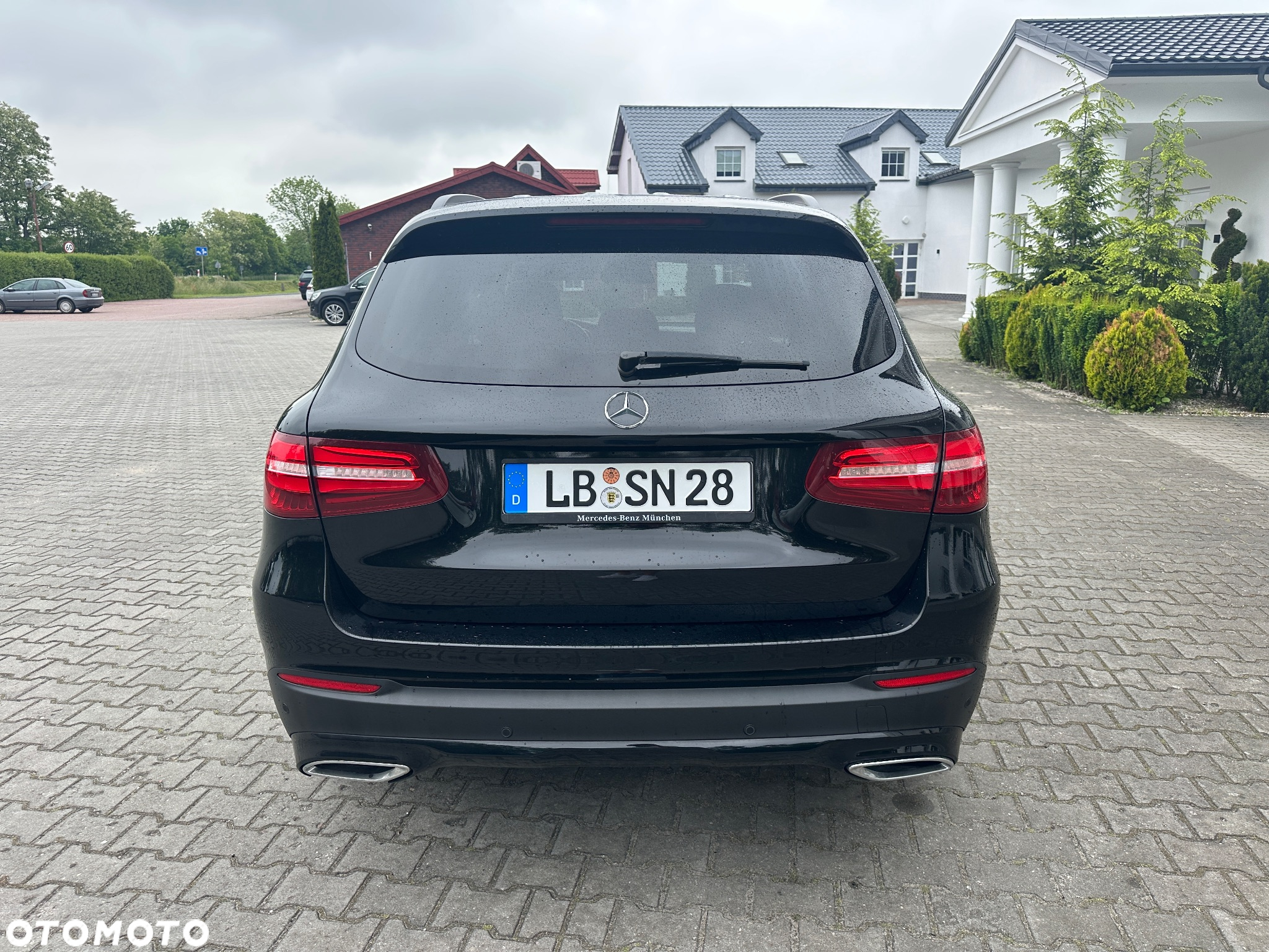 Mercedes-Benz GLC - 12
