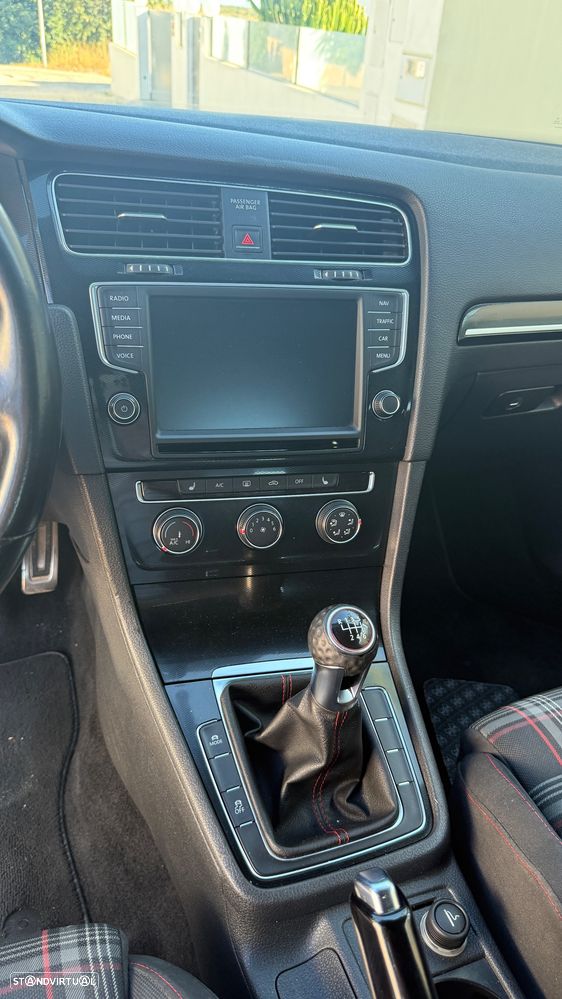 VW Golf 2.0 TSi GTi - 11