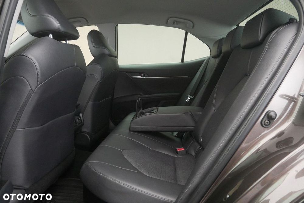 Toyota Camry 2.5 Hybrid Executive CVT - 15