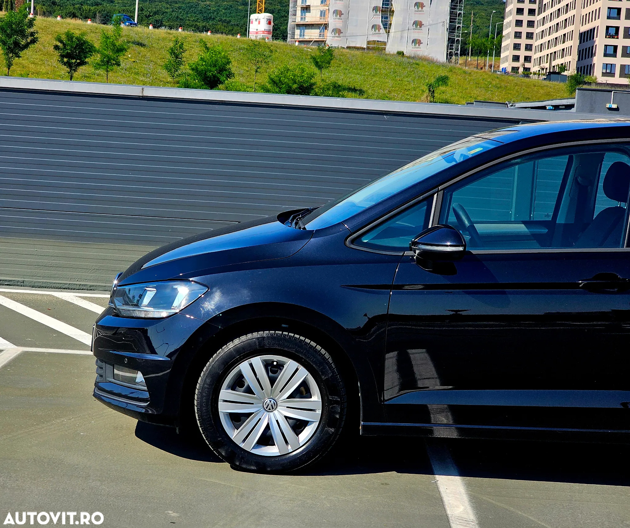 Volkswagen Touran 1.6 TDI DSG Comfortline - 16