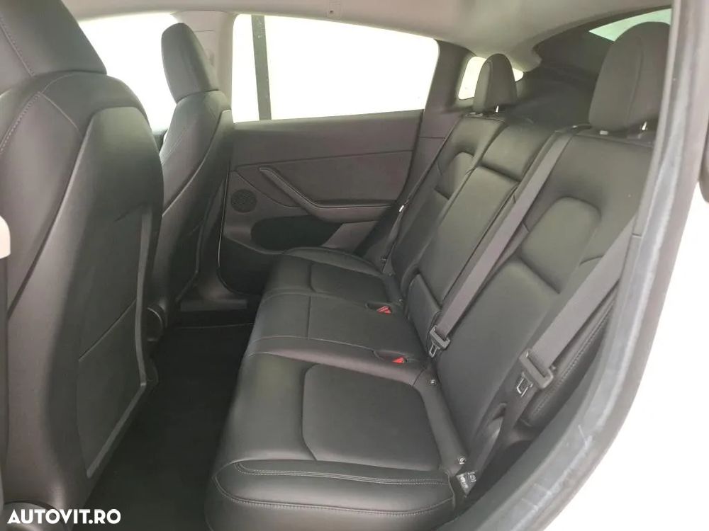 Tesla Model Y Long Range Dual Motor AWD - 7