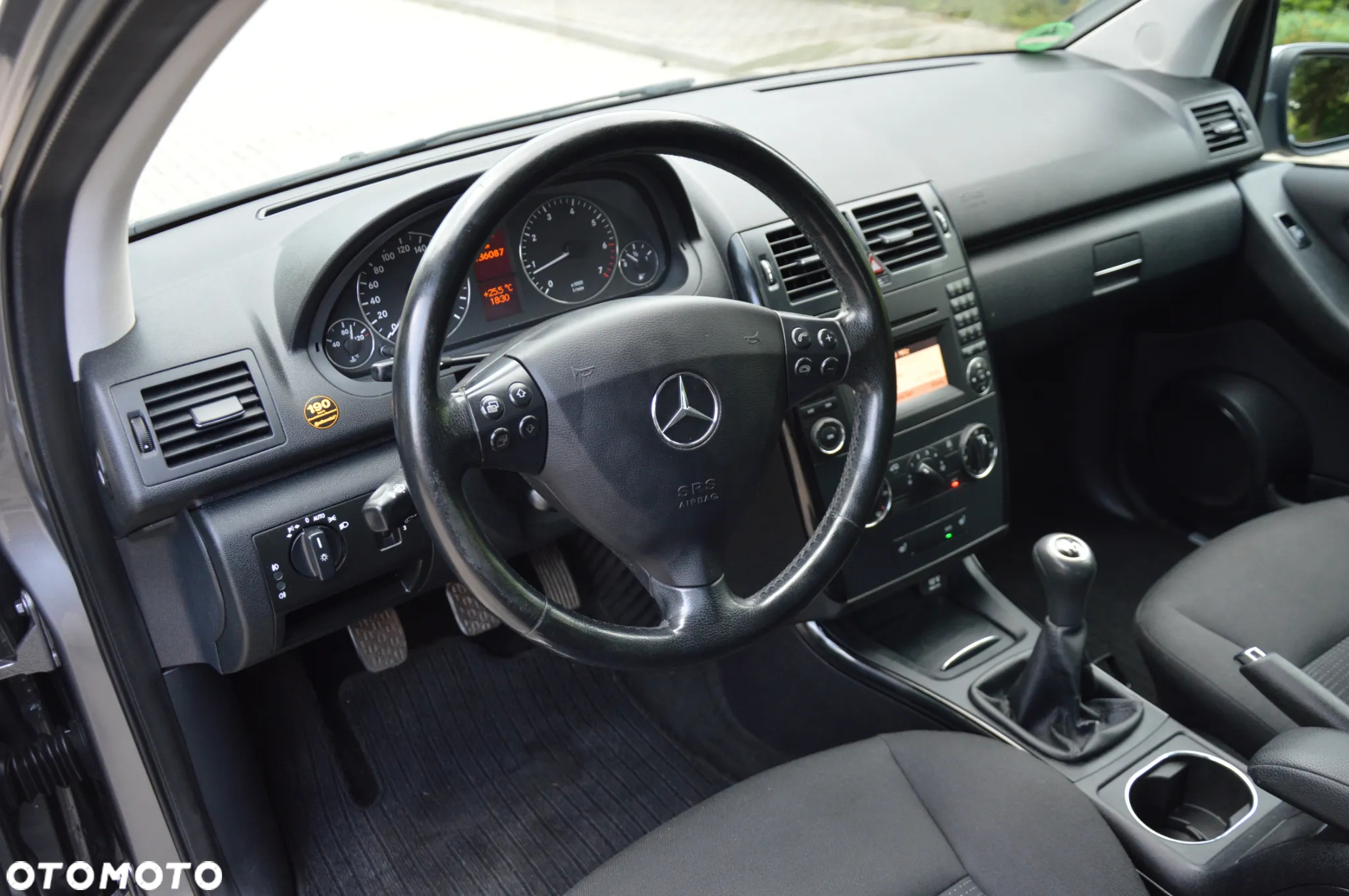 Mercedes-Benz Klasa A 160 BlueEFFICIENCY Elegance - 11