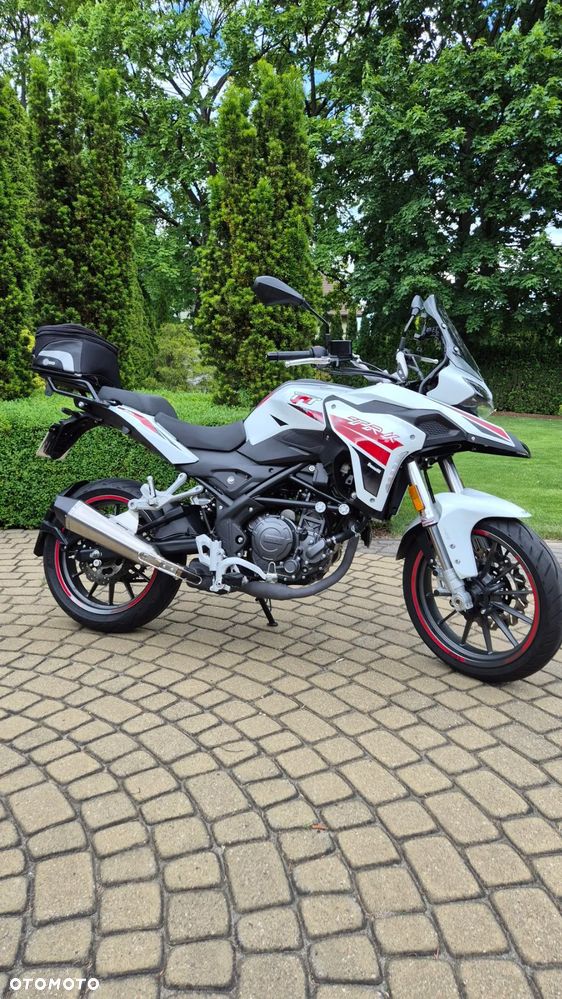 Benelli TRK 251 - 4