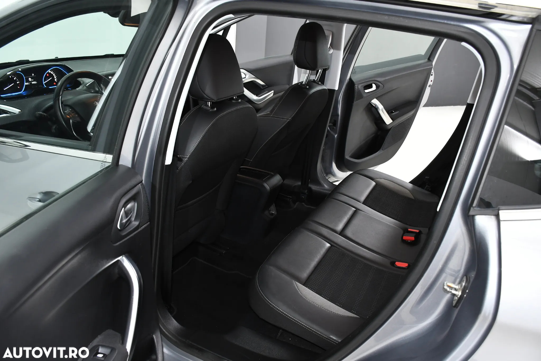 Peugeot 2008 1.2 PureTech Turbo EAT6 S&S Allure - 6