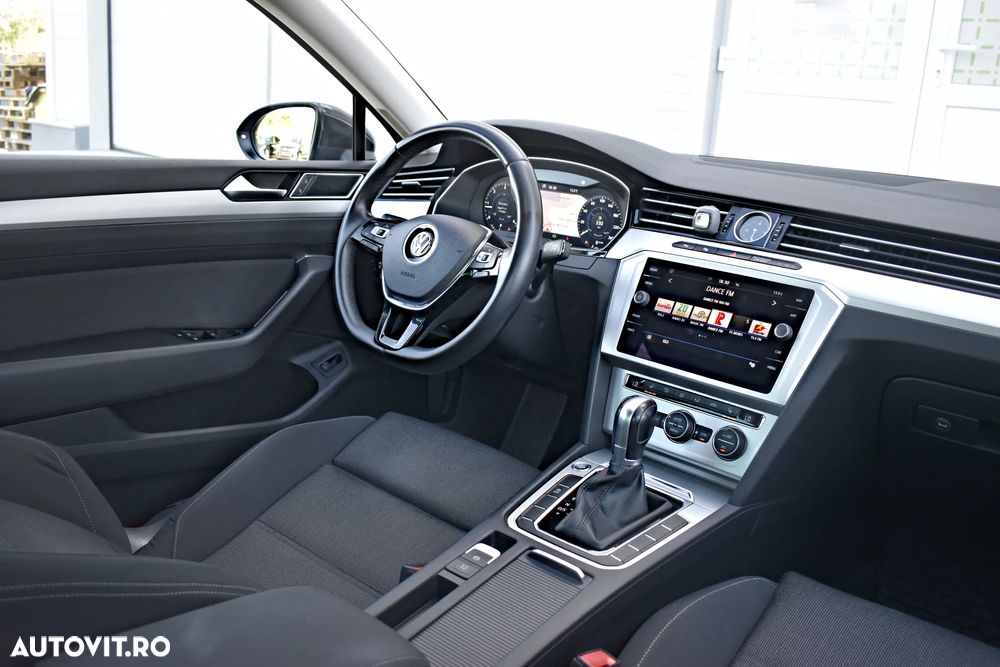 Volkswagen Passat 2.0 TDI SCR DSG Comfortline - 10