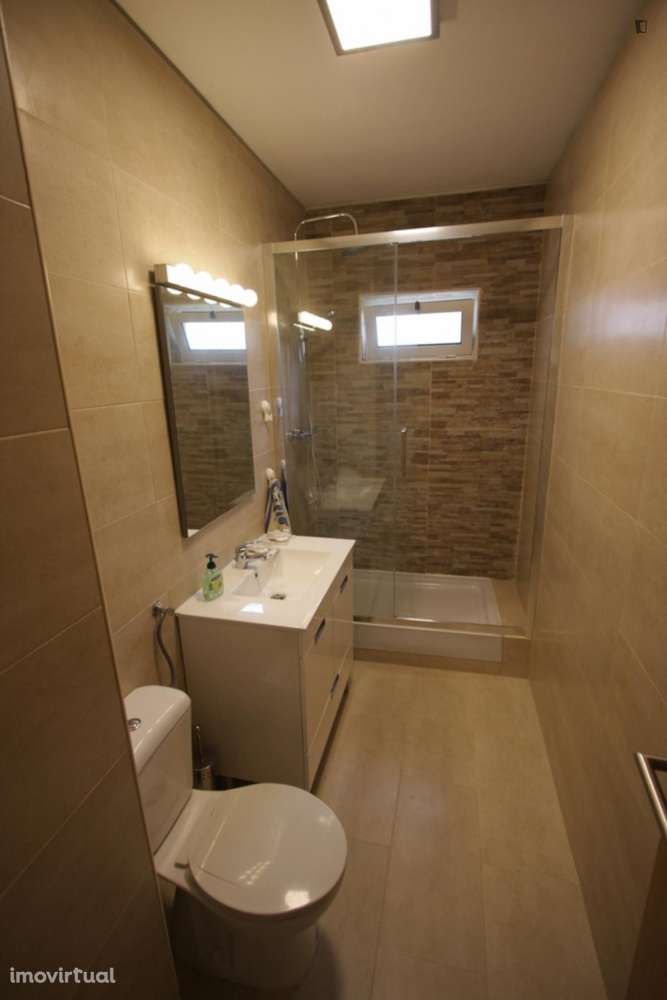 Quarto - localizado em Oeiras Lisbon - Grande imagem: 5/7