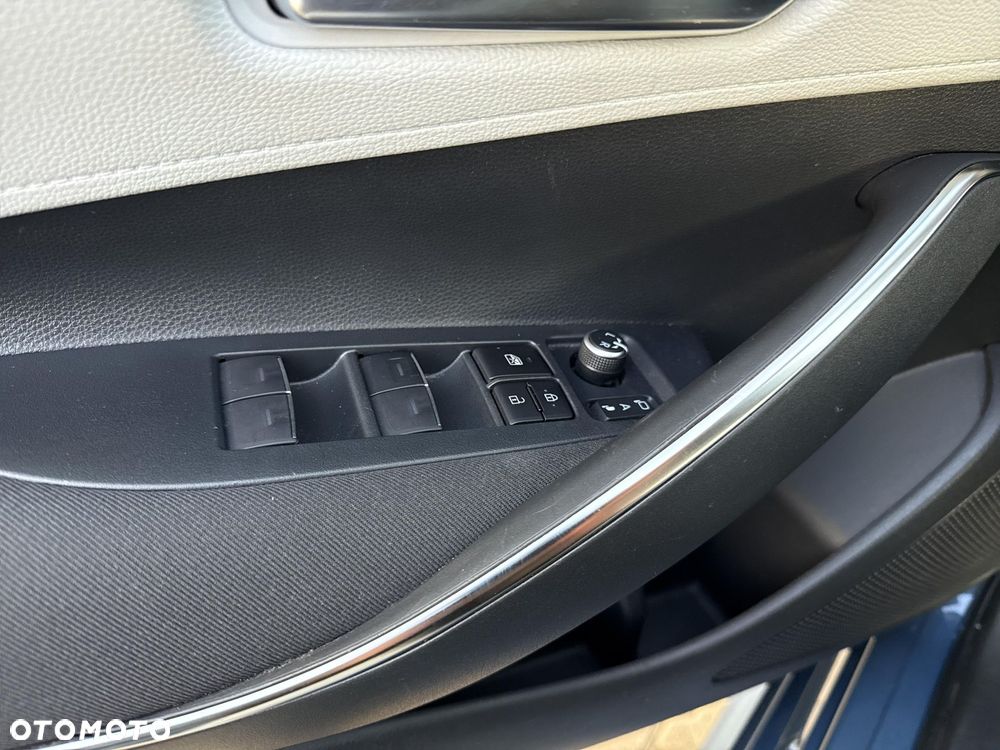 Toyota Corolla 2.0 Hybrid Comfort - 17