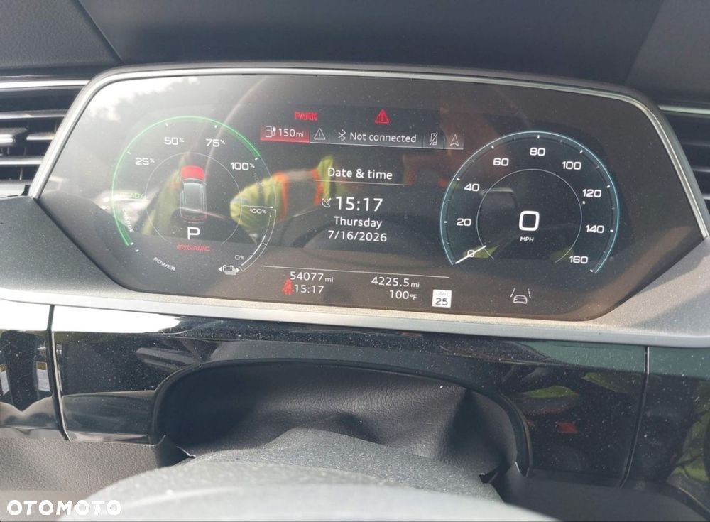 Audi Q8 e-tron - 11