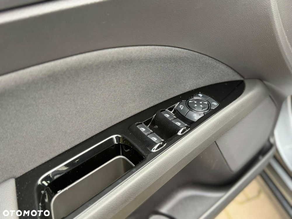 Ford Mondeo 2.0 EcoBlue Titanium - 23