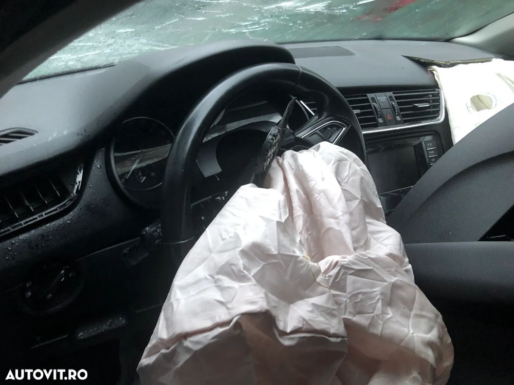 Dezmembrez Skoda Octavia 2014 diesel gri argintiu - 6