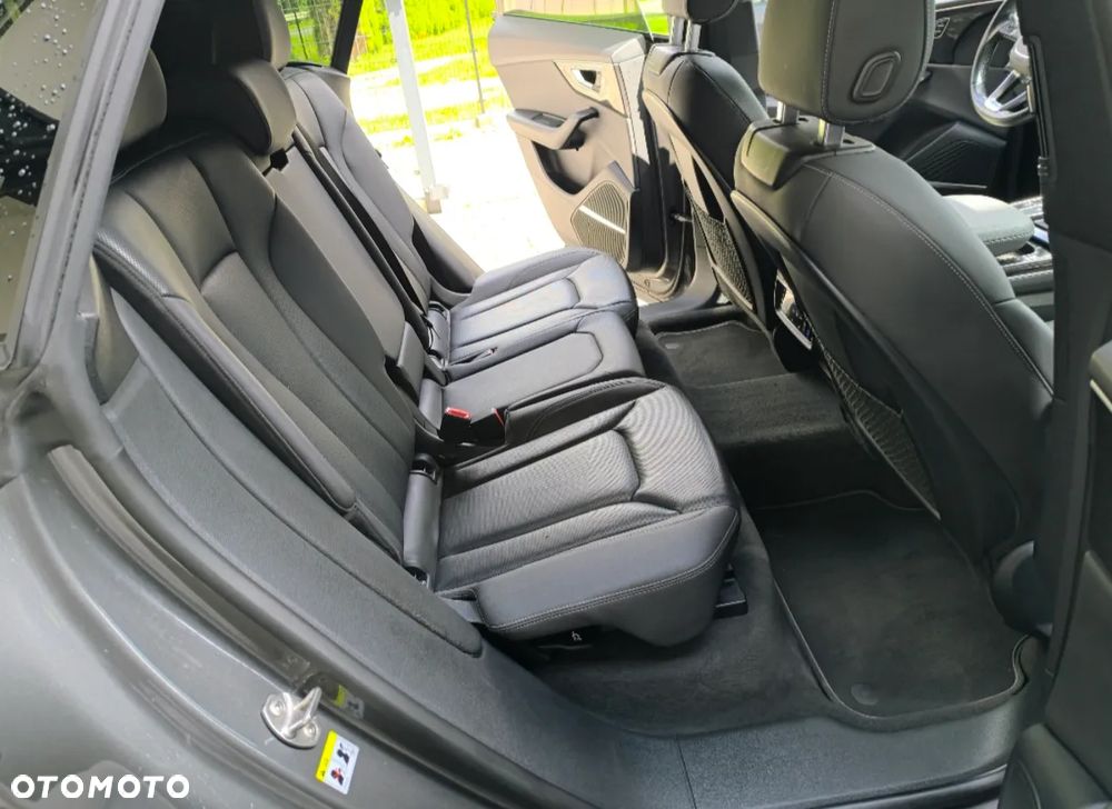 Audi Q8 55 TFSI quattro tiptronic - 16