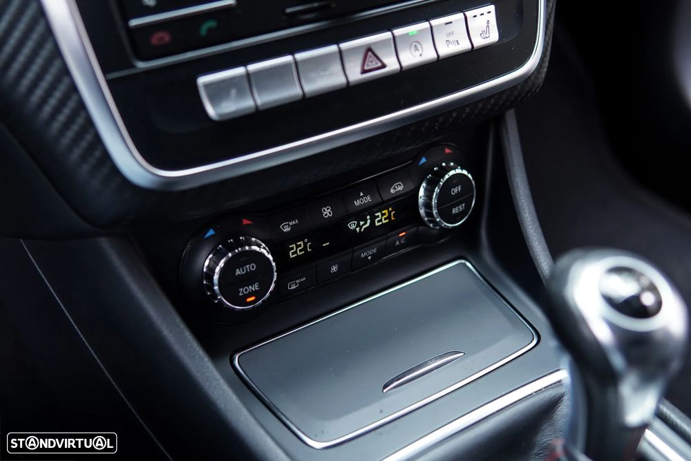 Mercedes-Benz A 180 d AMG Line - 50