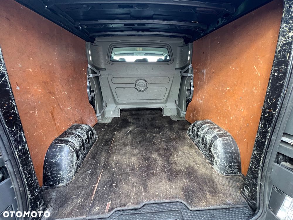 Opel Vivaro - 16