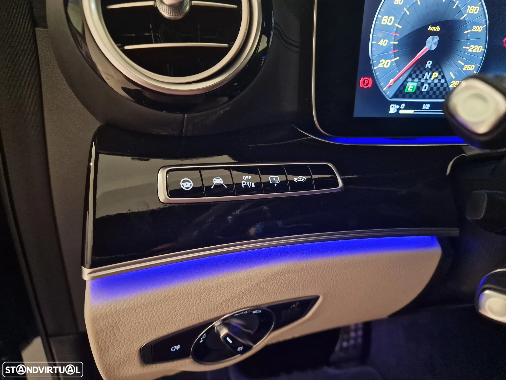 Mercedes-Benz E 43 AMG 4Matic 9G-TRONIC - 28