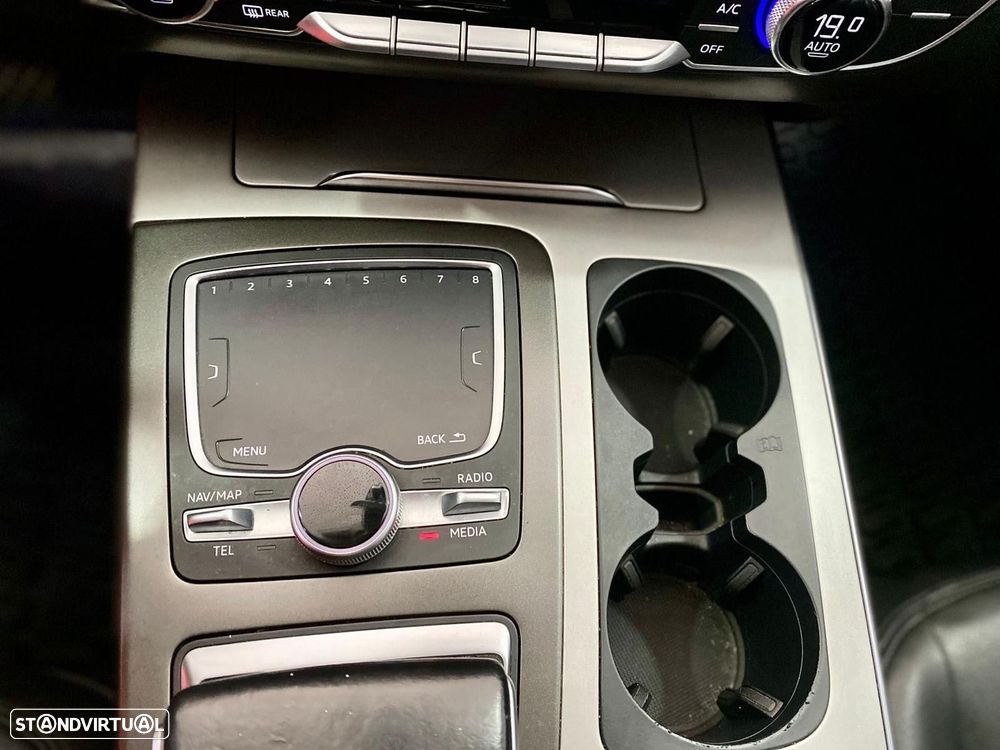 Audi Q7 3.0 TDI quattro S-line Tiptronic 7L - 28