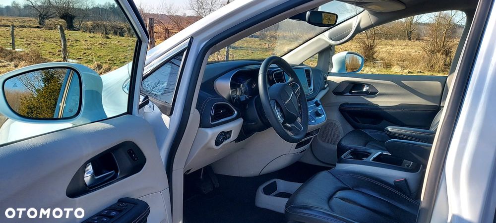 Chrysler Pacifica - 19