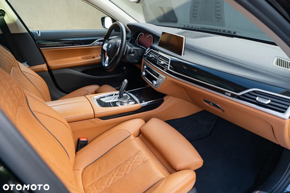 BMW Seria 7 740d xDrive - 16