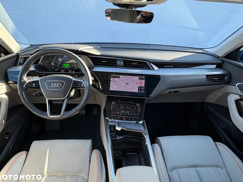 Audi Q8 Sportback e-tron - 14