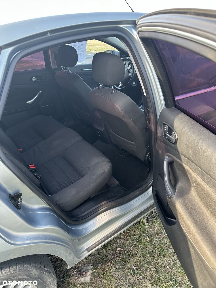 Ford Mondeo - 8