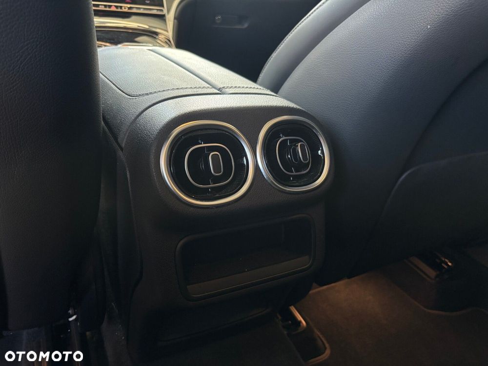 Mercedes-Benz GLC - 25