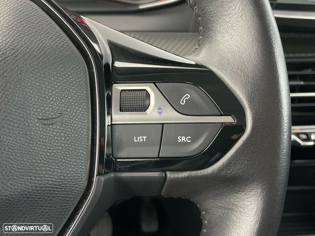 Peugeot 208 1.2 PureTech Active Pack - 17