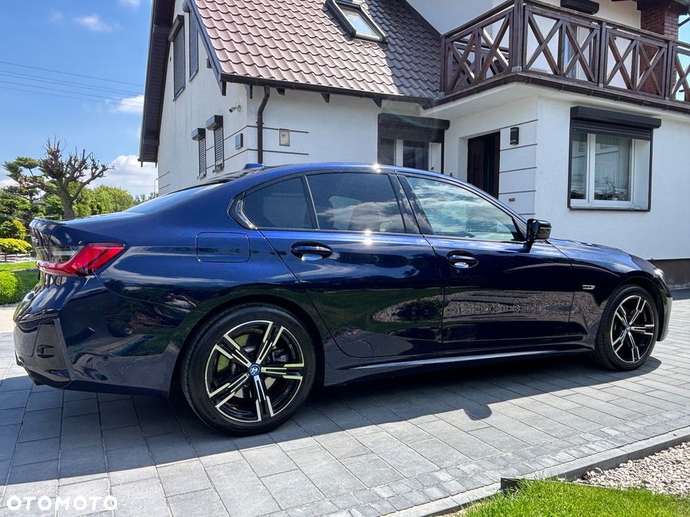 BMW Seria 3 330e xDrive M Sport - 10