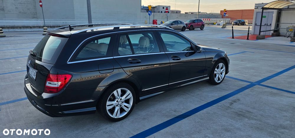 Mercedes-Benz Klasa C 250 CDI DPF 4Matic (BlueEFFICIENCY) 7G-TRONIC Avantgarde - 4