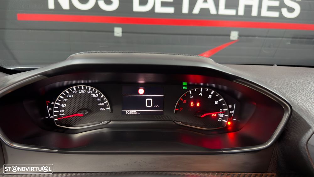 Peugeot 2008 1.2 PureTech Active Pack - 18