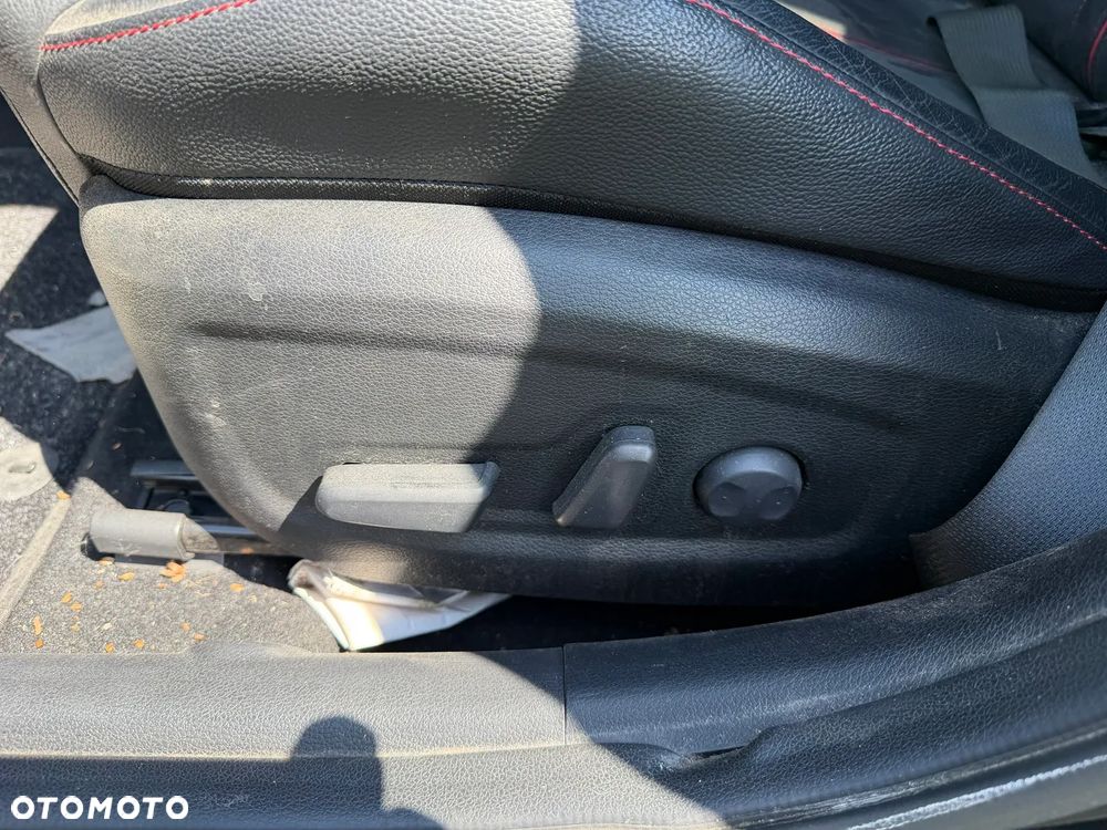 Kia ProCeed 1.6 T-GDI GT DCT - 13