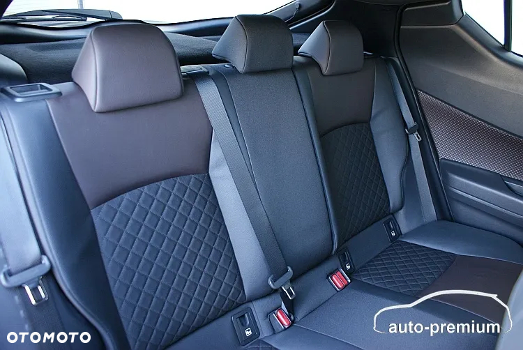 Toyota C-HR 1.8 Hybrid Neon Lime powered by JBL - 25