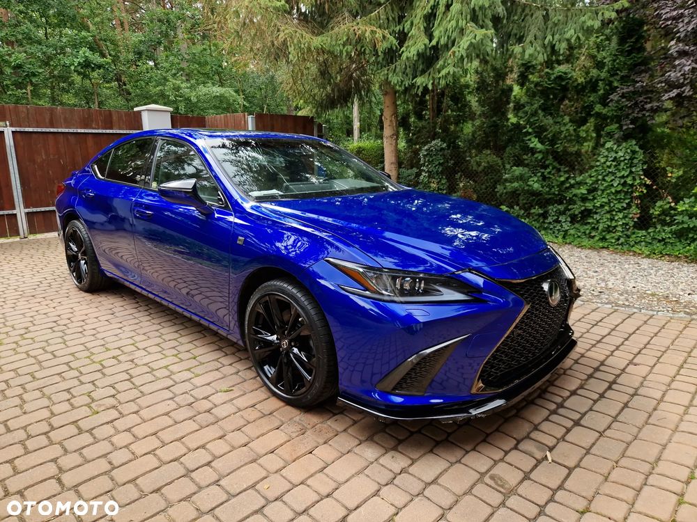 Lexus ES 300h F Sport Design - 1